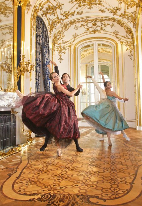 8. Vivienne-Westwood-for-the-Vienna-State-Ballet-04